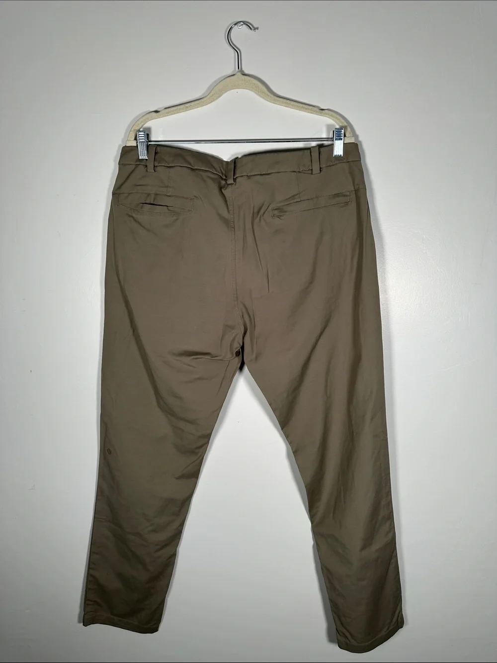 Lululemon Men's ABC Commission Classic Fit Trouser Pants Size 36 Nomad Khaki